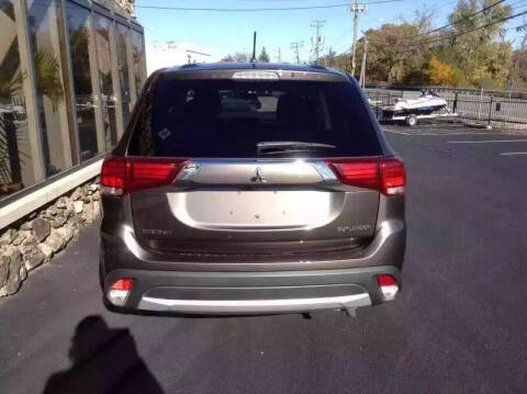 2016 Mitsubishi Outlander ES
