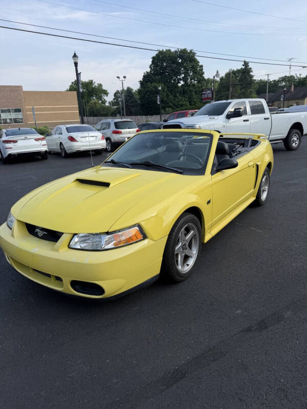 2003 Ford Mustang - Photo 2