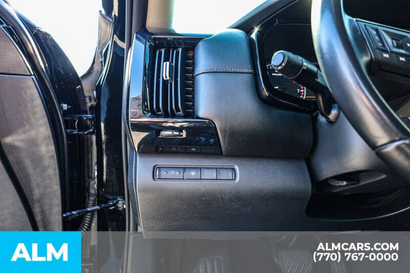 2023 Nissan Pathfinder SV