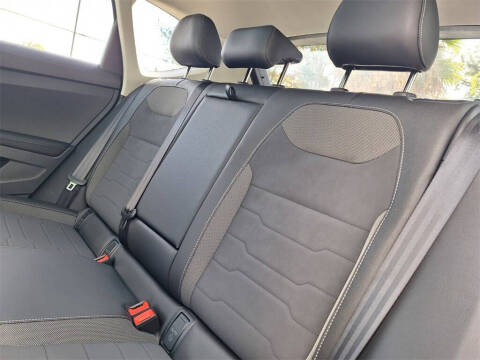 2026 Volkswagen Taos SE Black