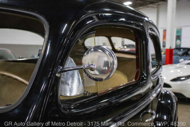 1940 Ford Deluxe