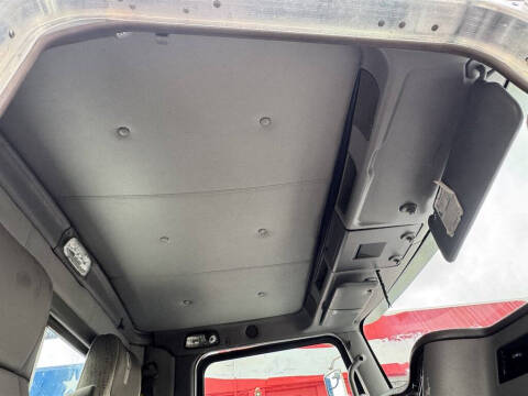 2014 Kenworth T4 Series