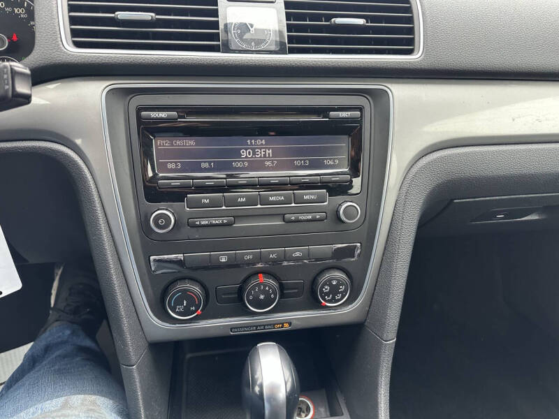 2013 Volkswagen Passat S