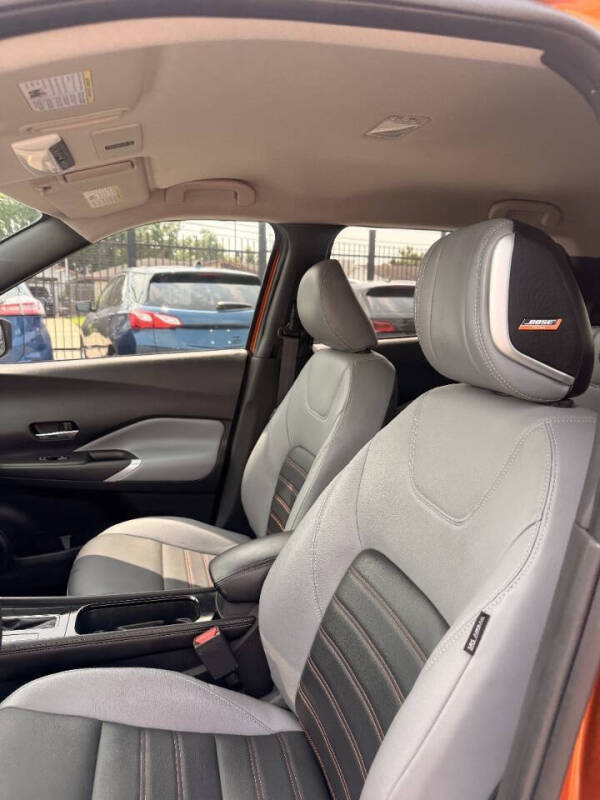 2023 Nissan Kicks SR