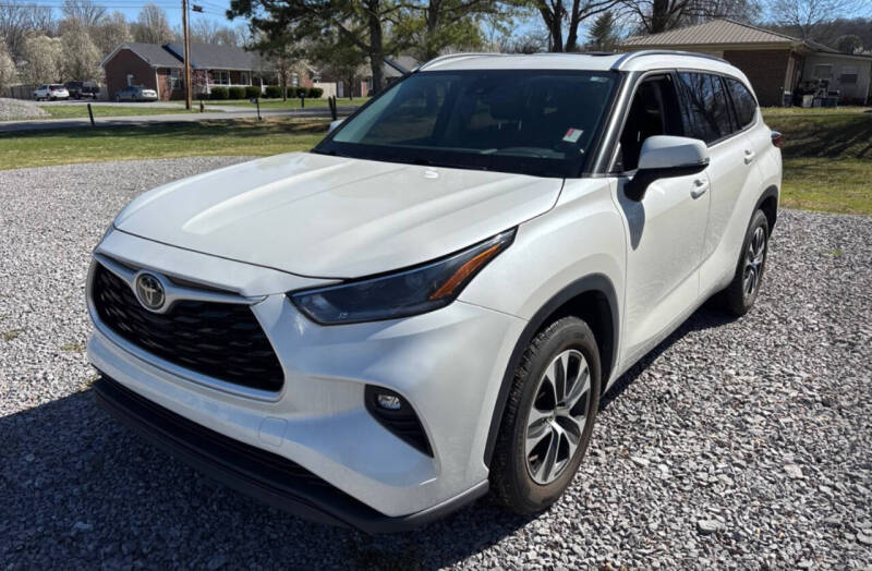 2021 Toyota Highlander XLE's photo