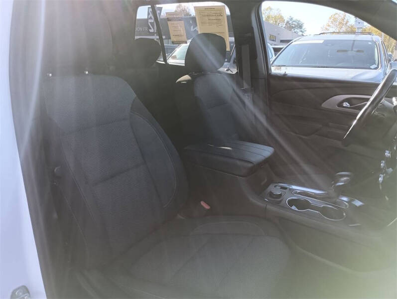 2022 Chevrolet Traverse LT Cloth