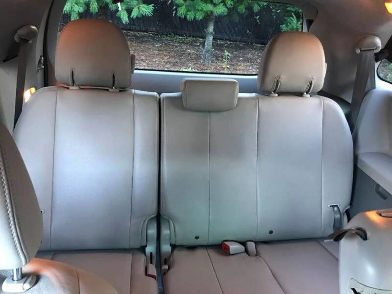 2014 Toyota Sienna XLE 8-Passenger