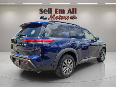 2025 Nissan Pathfinder SV