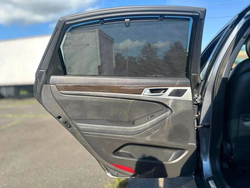 2015 Hyundai Genesis