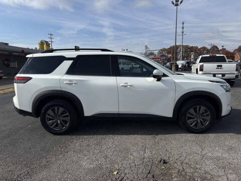 2025 Nissan Pathfinder SV