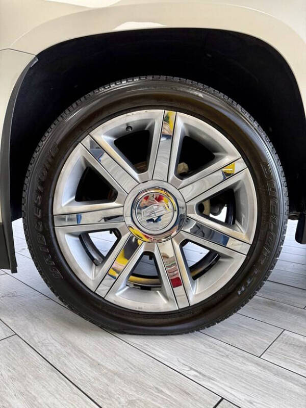 2017 Cadillac Escalade Luxury