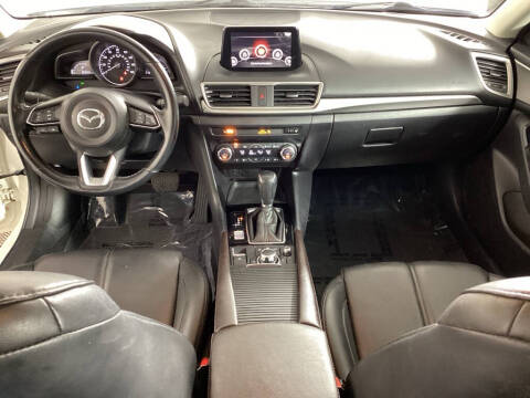 2018 Mazda MAZDA3 Touring