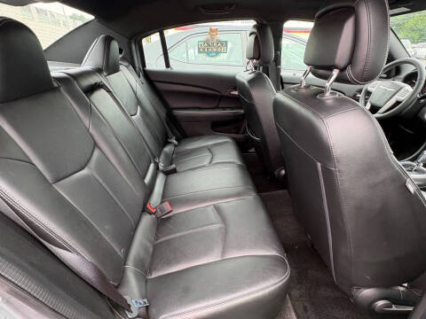 2013 Chrysler 200 Limited