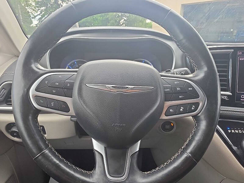 2022 Chrysler Pacifica Hybrid Touring L