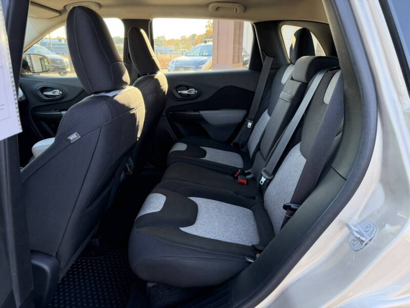 2014 Jeep Cherokee Sport