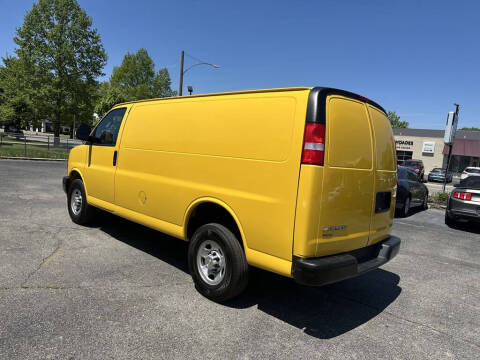 2022 Chevrolet Express 2500