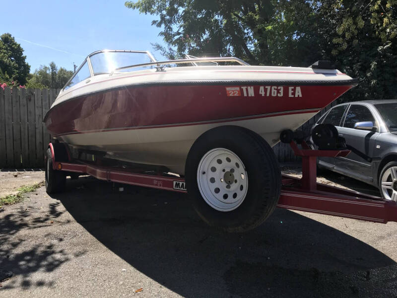 1993 MANTA RAY SKI BOAT