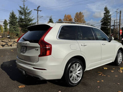 2016 Volvo XC90 T6 Momentum