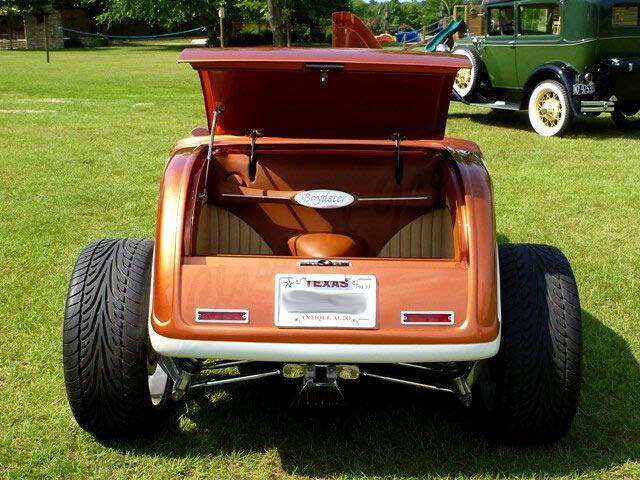1932 Ford Model 18
