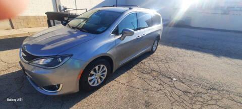 2017 Chrysler Pacifica Touring-L