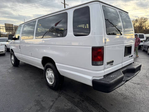 2009 Ford E-Series E-350 SD XLT