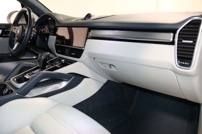 2020 Porsche Cayenne Turbo