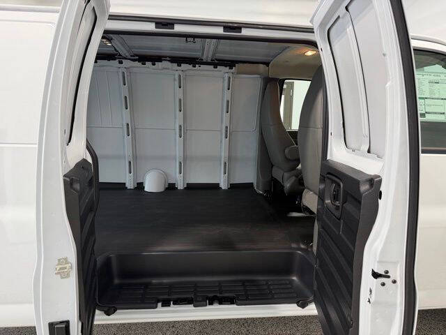 2026 Chevrolet Express 2500