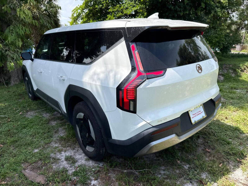 2024 Kia EV9 Light Long Range