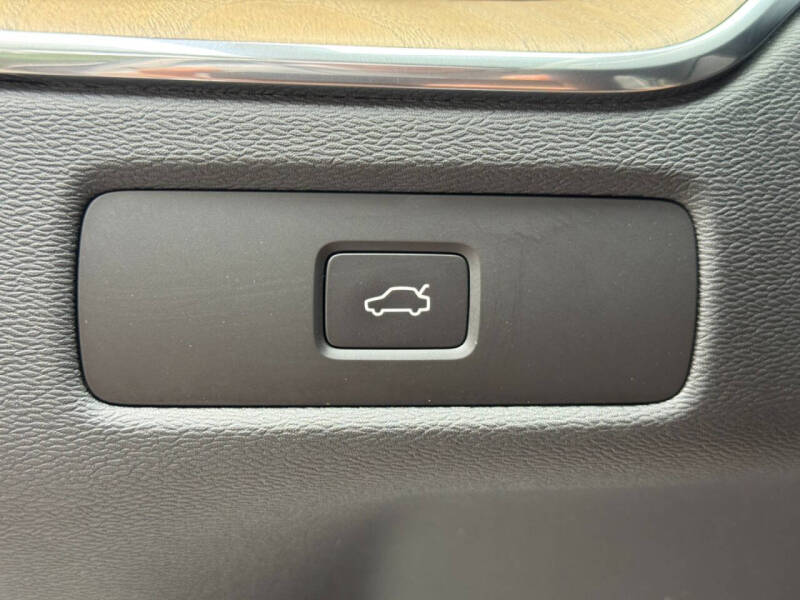 2026 Volvo XC60 B5 Core