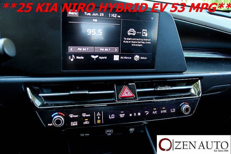 2025 Kia Niro LX