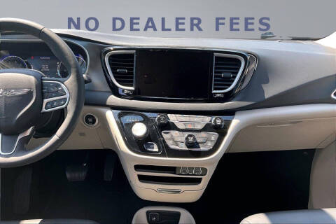 2023 Chrysler Pacifica Touring L