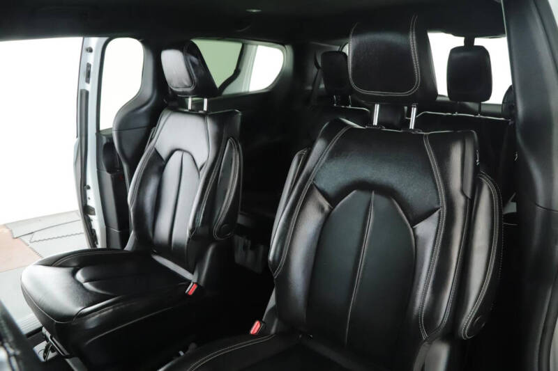 2022 Chrysler Pacifica Hybrid Touring L