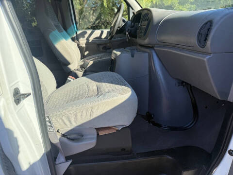 2002 Ford E-Series E-350 SD XLT