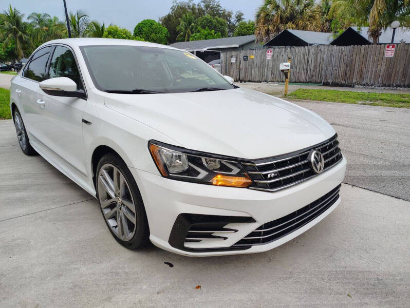 2017 Volkswagen Passat 1.8T R-Line