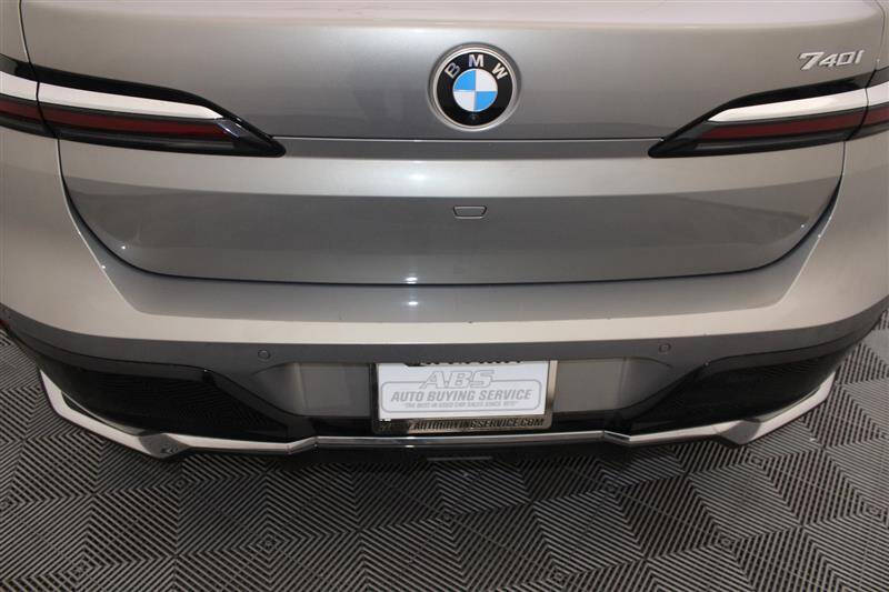 2024 BMW 7 Series 740i