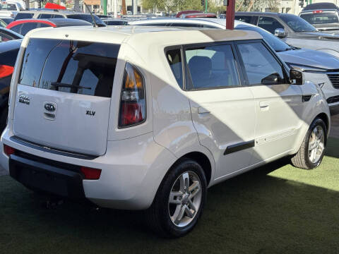 2010 Kia Soul +