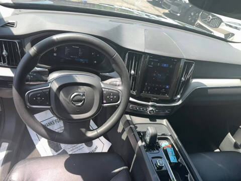 2023 Volvo XC60 B5 Core