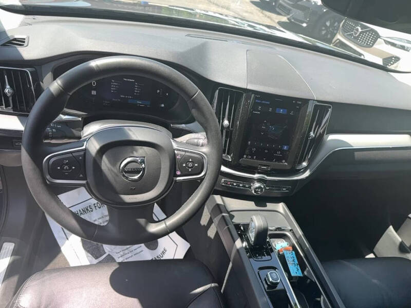 2023 Volvo XC60 B5 Core