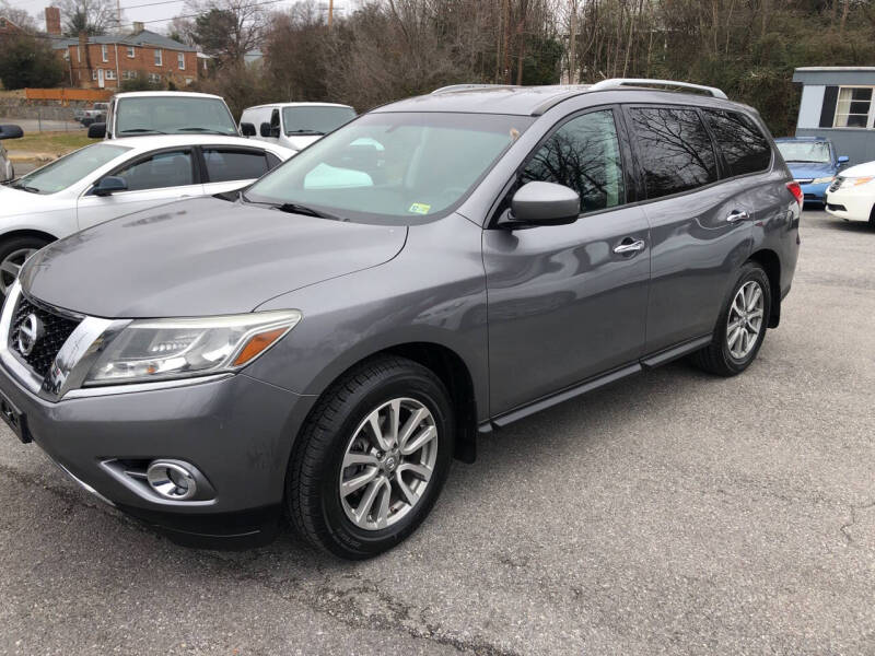 2016 Nissan Pathfinder for sale at J & J Autoville Inc. in Roanoke VA