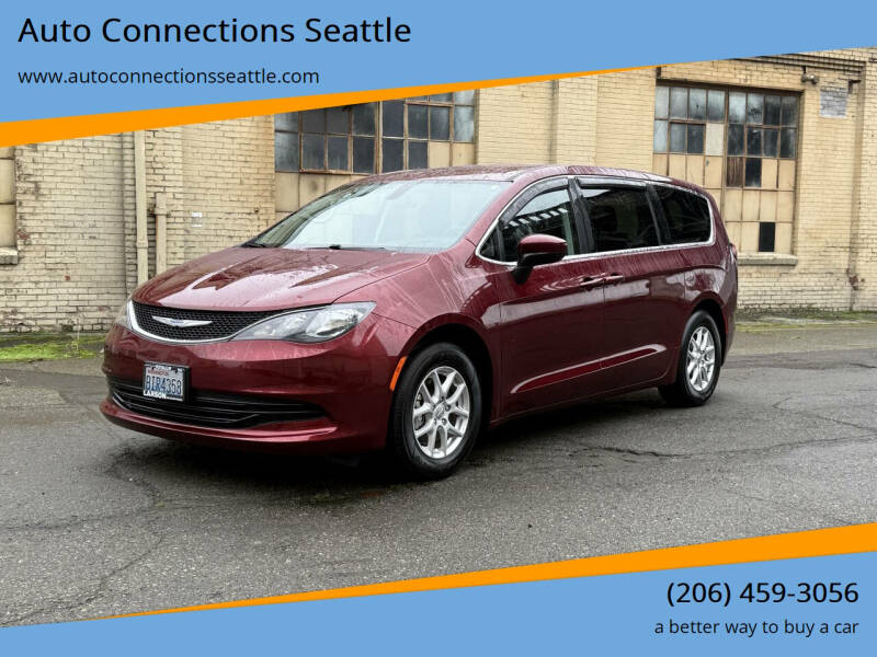 2018 Chrysler Pacifica LX's photo