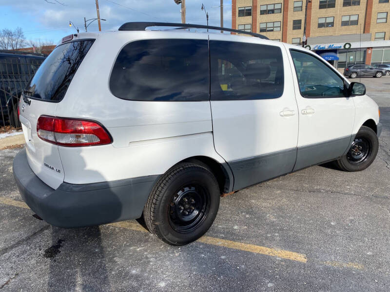 2001 Toyota Sienna LE