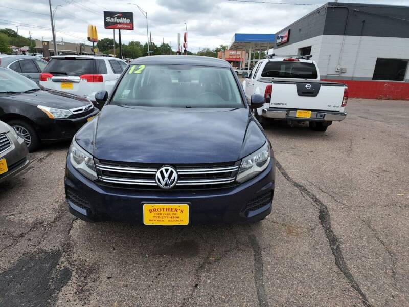 2012 Volkswagen Tiguan for sale at Brothers Used Cars Inc in Sioux City IA