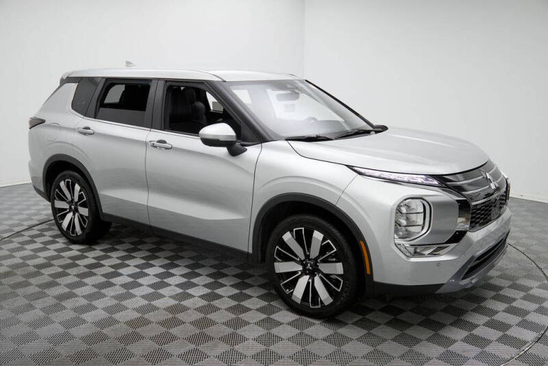 2025 Mitsubishi Outlander SE