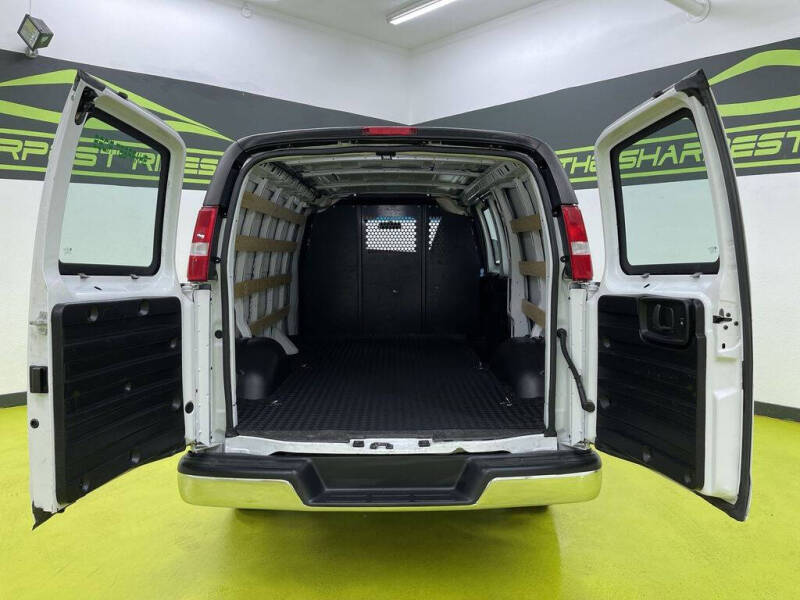 2022 Chevrolet Express 2500