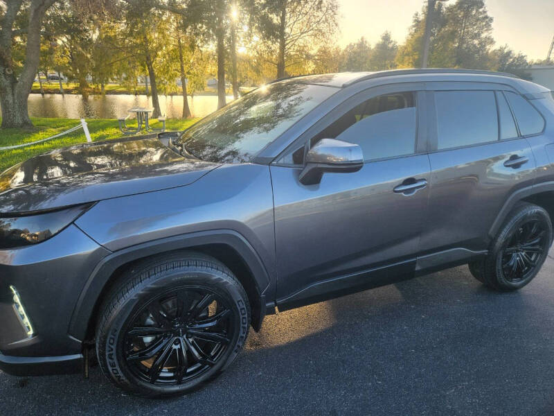 2021 Toyota RAV4 XLE photo 5