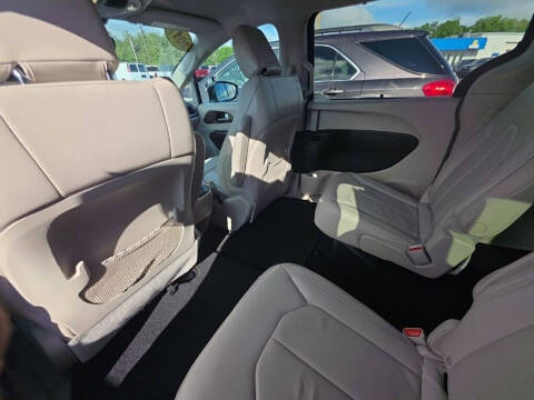 2017 Chrysler Pacifica Touring-L