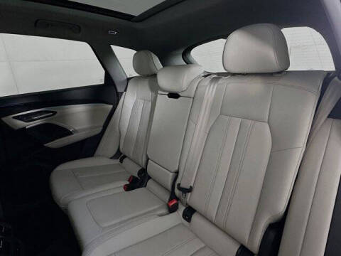 2025 Audi Q5 quattro Premium TFSI