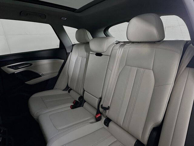 2025 Audi Q5 quattro Premium TFSI