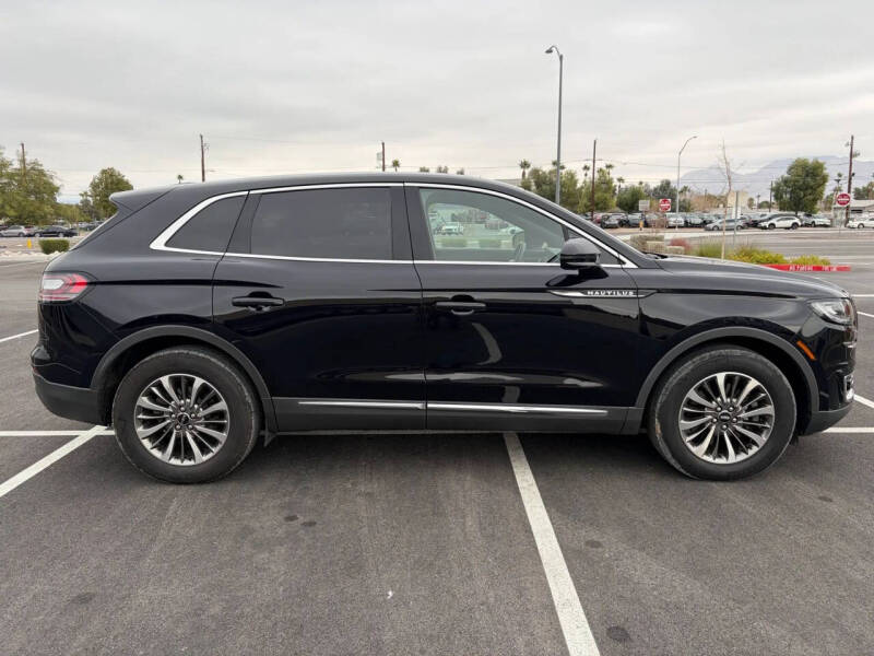 2019 Lincoln Nautilus Select