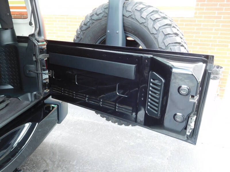2017 Jeep Wrangler Willys Wheeler